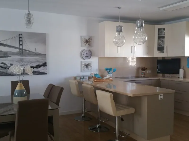 Spectacular Designer Semi-Detached House: Space, Efficiency, and Total Connectivity