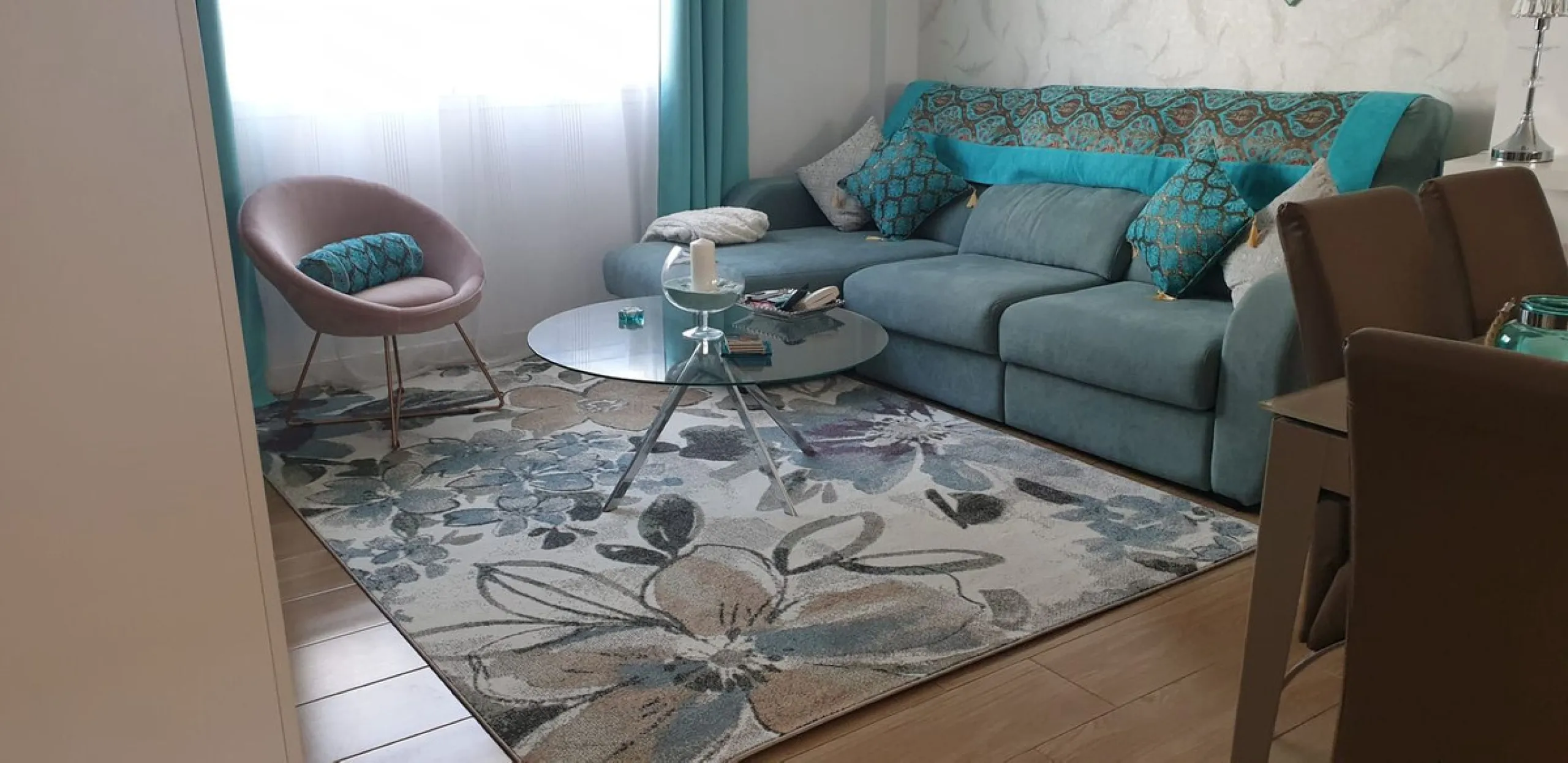 Spectacular Designer Semi-Detached House: Space, Efficiency, and Total Connectivity