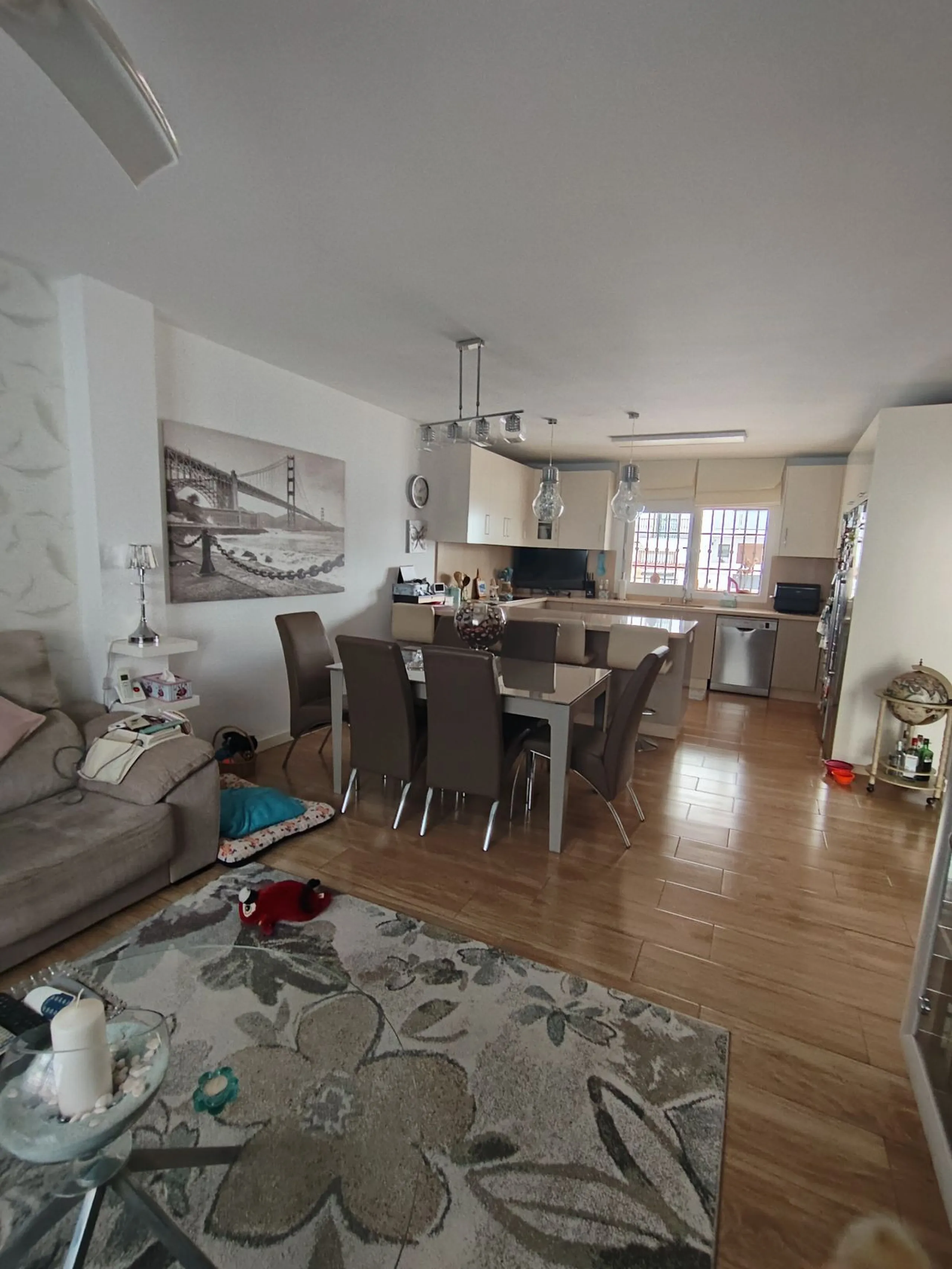 Spectacular Designer Semi-Detached House: Space, Efficiency, and Total Connectivity