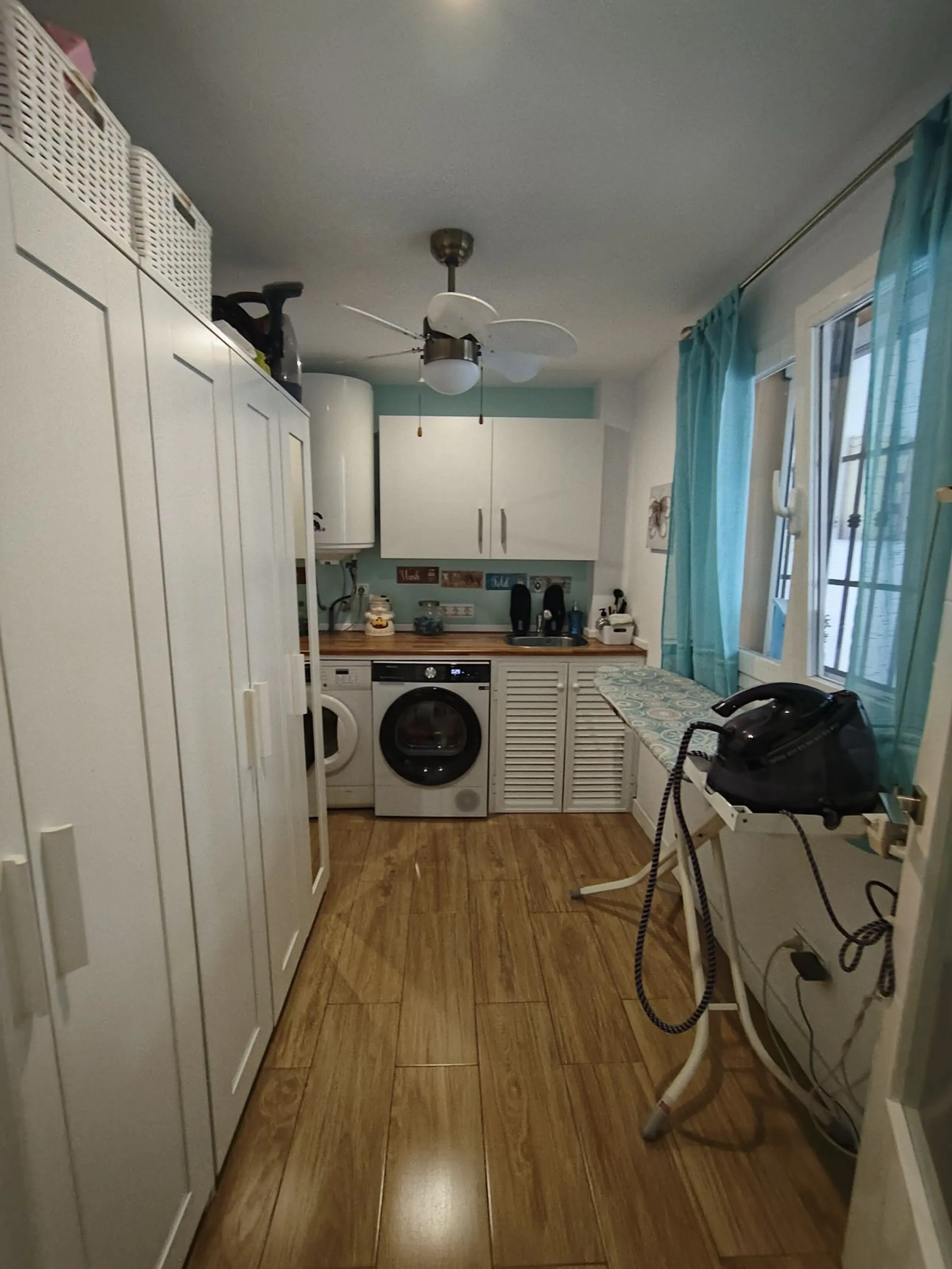Spectacular Designer Semi-Detached House: Space, Efficiency, and Total Connectivity