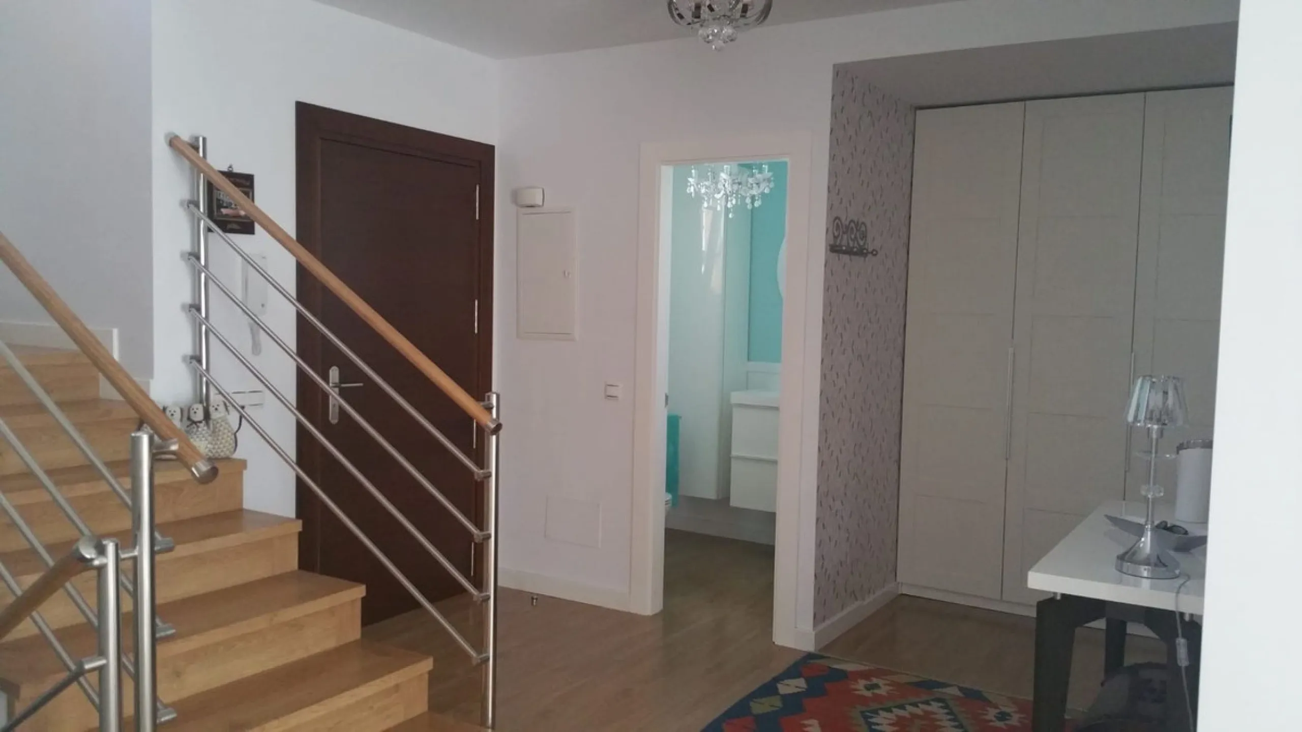 Spectacular Designer Semi-Detached House: Space, Efficiency, and Total Connectivity