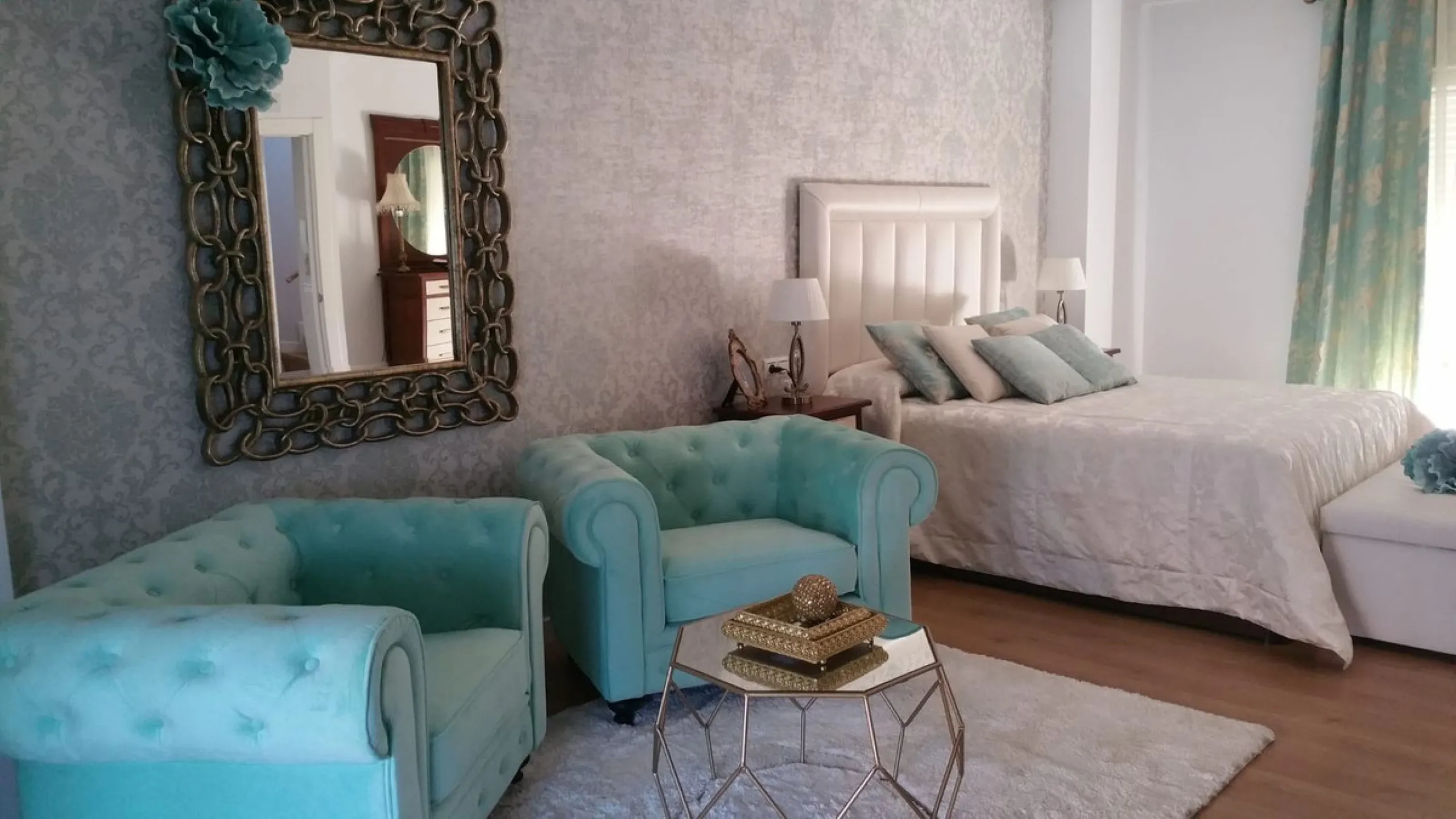 Spectacular Designer Semi-Detached House: Space, Efficiency, and Total Connectivity