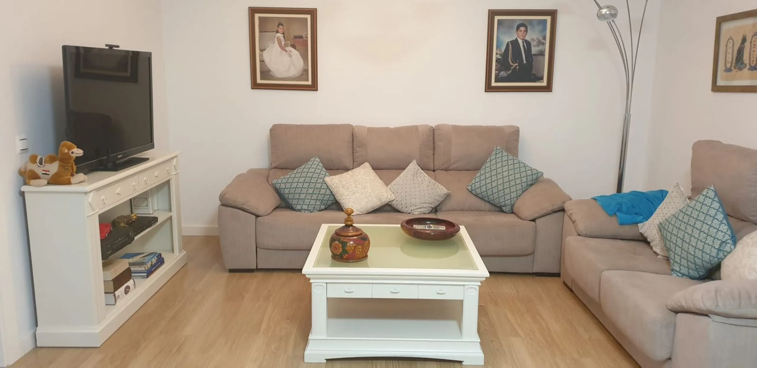 Spectacular Designer Semi-Detached House: Space, Efficiency, and Total Connectivity