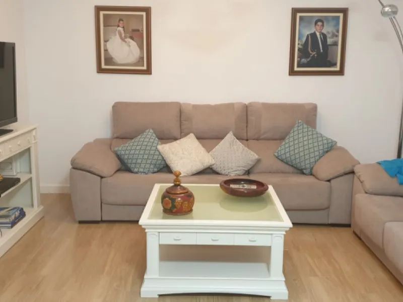 Spectacular Designer Semi-Detached House: Space, Efficiency, and Total Connectivity