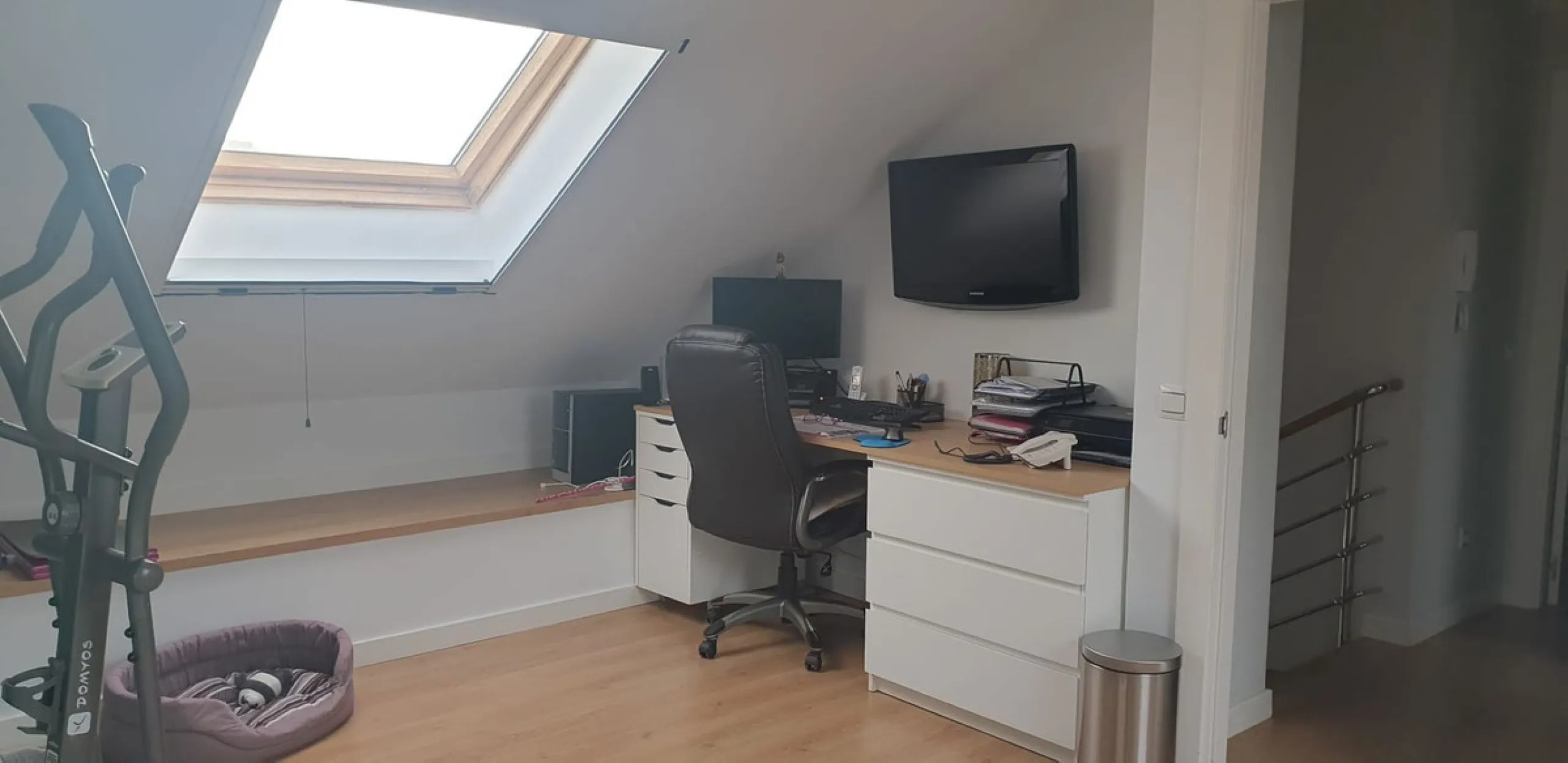 Spectacular Designer Semi-Detached House: Space, Efficiency, and Total Connectivity