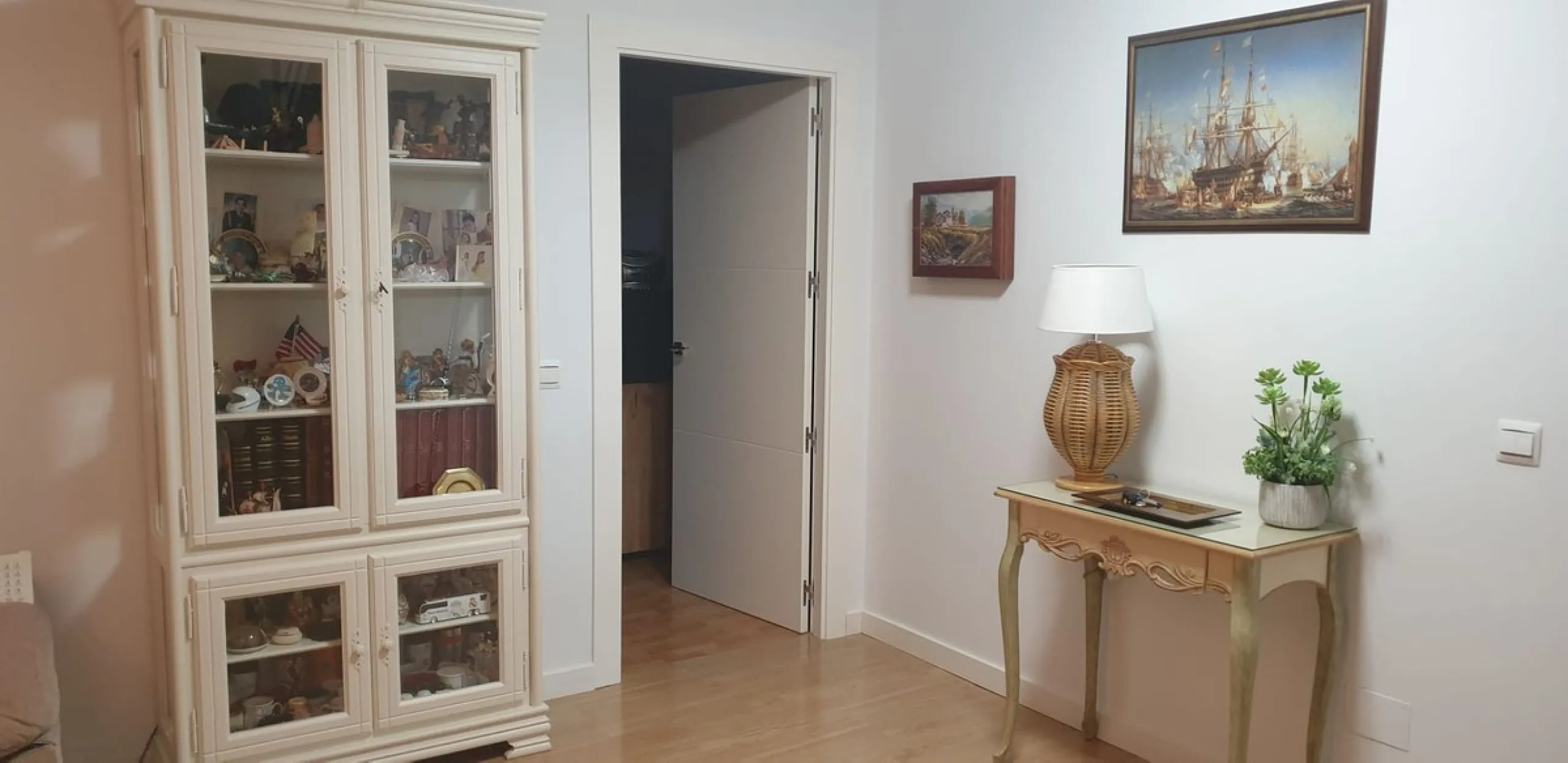 Spectacular Designer Semi-Detached House: Space, Efficiency, and Total Connectivity