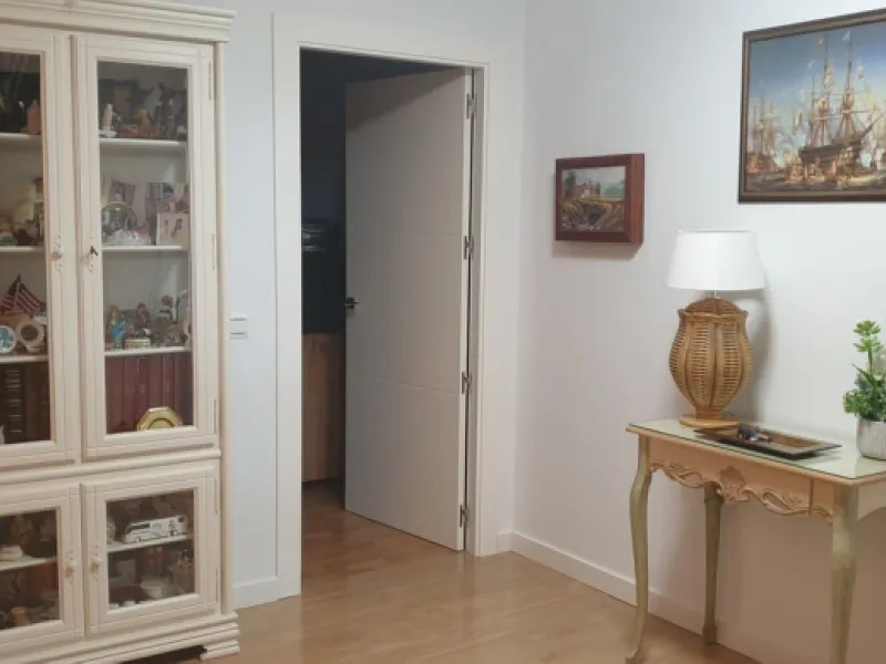 Spectacular Designer Semi-Detached House: Space, Efficiency, and Total Connectivity