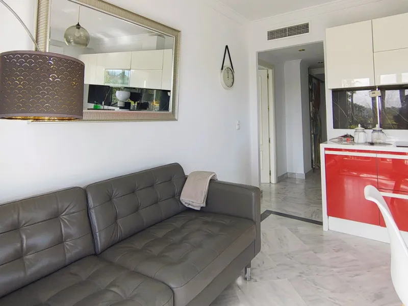 Apartment - Middle Floor Apartment в продаже в Marbella, Málaga. В доме 4 спален и 3 ванных комнат. Площадь дома 101 м²