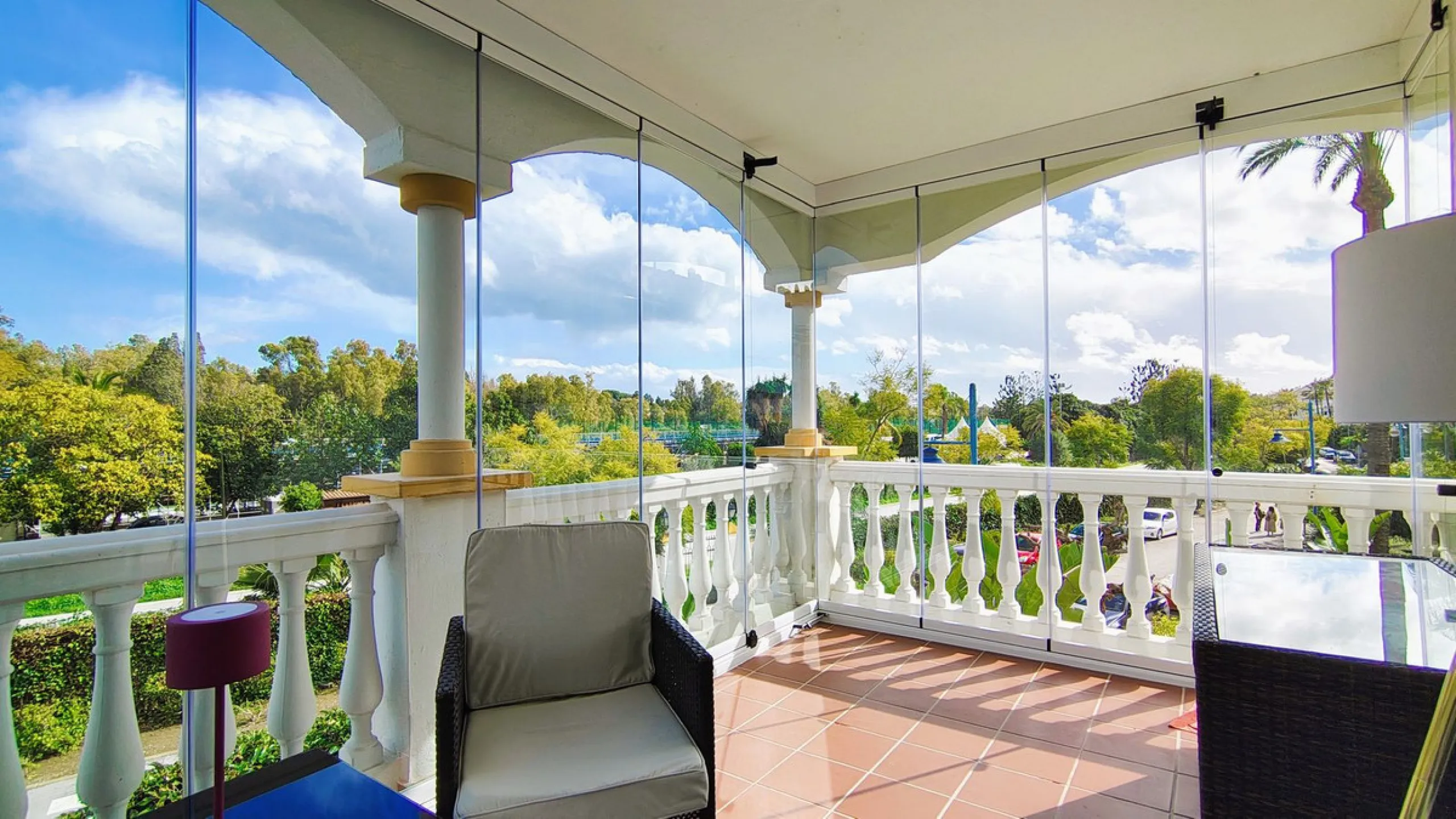 Apartment - Middle Floor Apartment в продаже в Marbella, Málaga. В доме 4 спален и 3 ванных комнат. Площадь дома 101 м²
