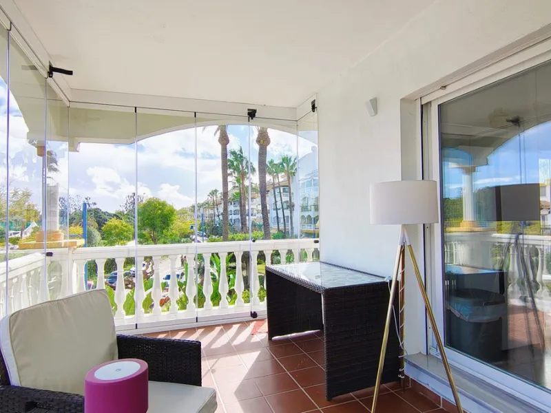 Apartment - Middle Floor Apartment в продаже в Marbella, Málaga. В доме 4 спален и 3 ванных комнат. Площадь дома 101 м²