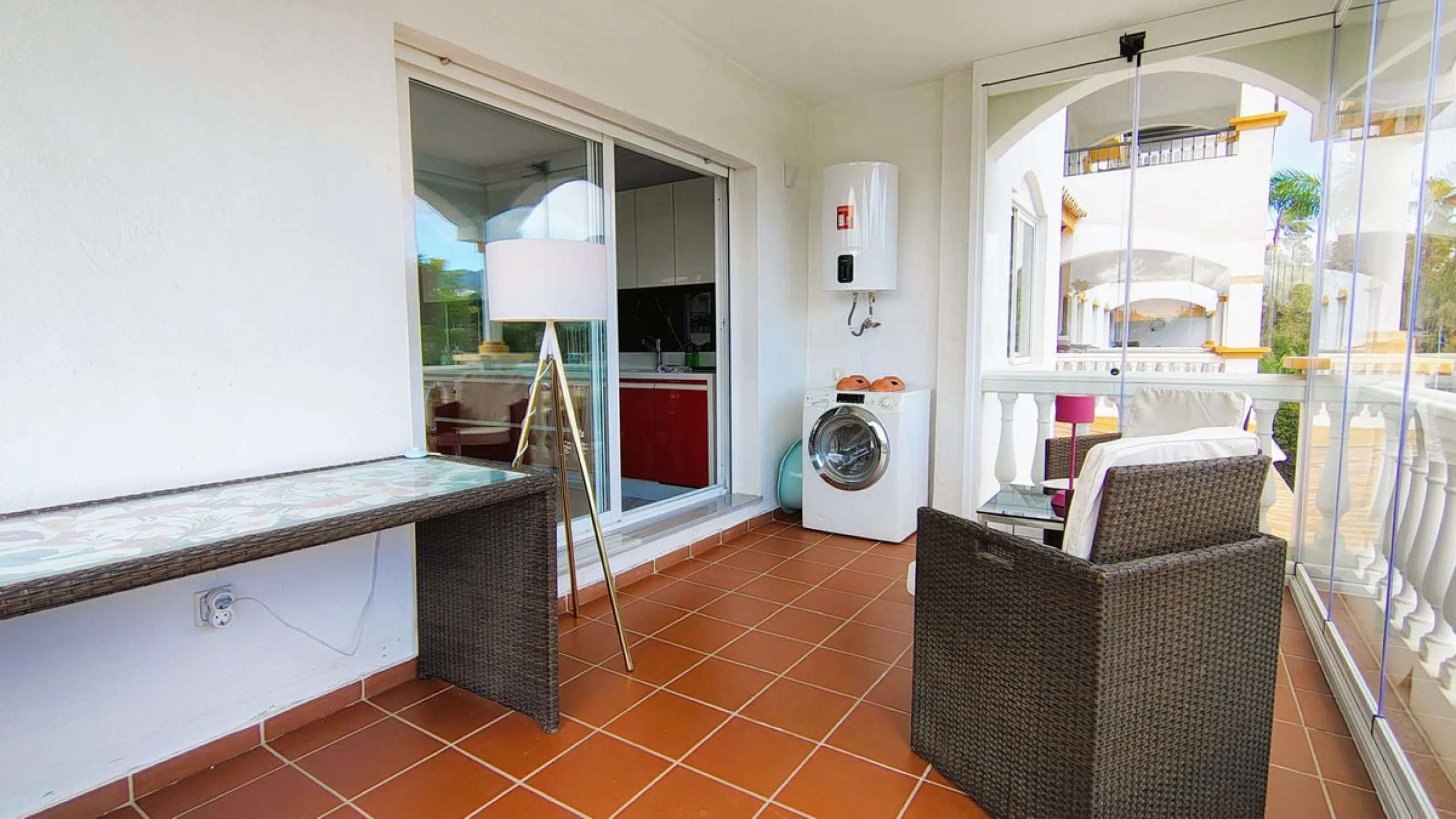 Apartment - Middle Floor Apartment в продаже в Marbella, Málaga. В доме 4 спален и 3 ванных комнат. Площадь дома 101 м²