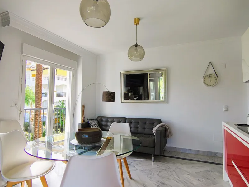 Apartment - Middle Floor Apartment в продаже в Marbella, Málaga. В доме 4 спален и 3 ванных комнат. Площадь дома 101 м²