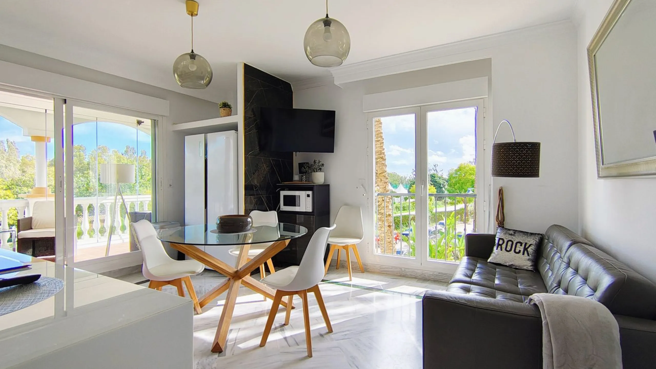 Apartment - Middle Floor Apartment в продаже в Marbella, Málaga. В доме 4 спален и 3 ванных комнат. Площадь дома 101 м²