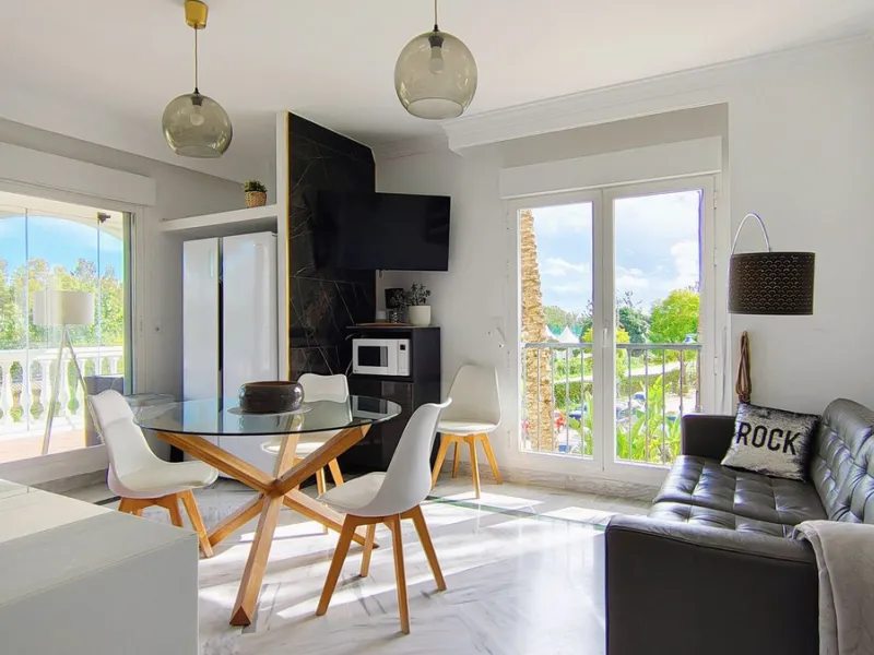 Apartment - Middle Floor Apartment в продаже в Marbella, Málaga. В доме 4 спален и 3 ванных комнат. Площадь дома 101 м²