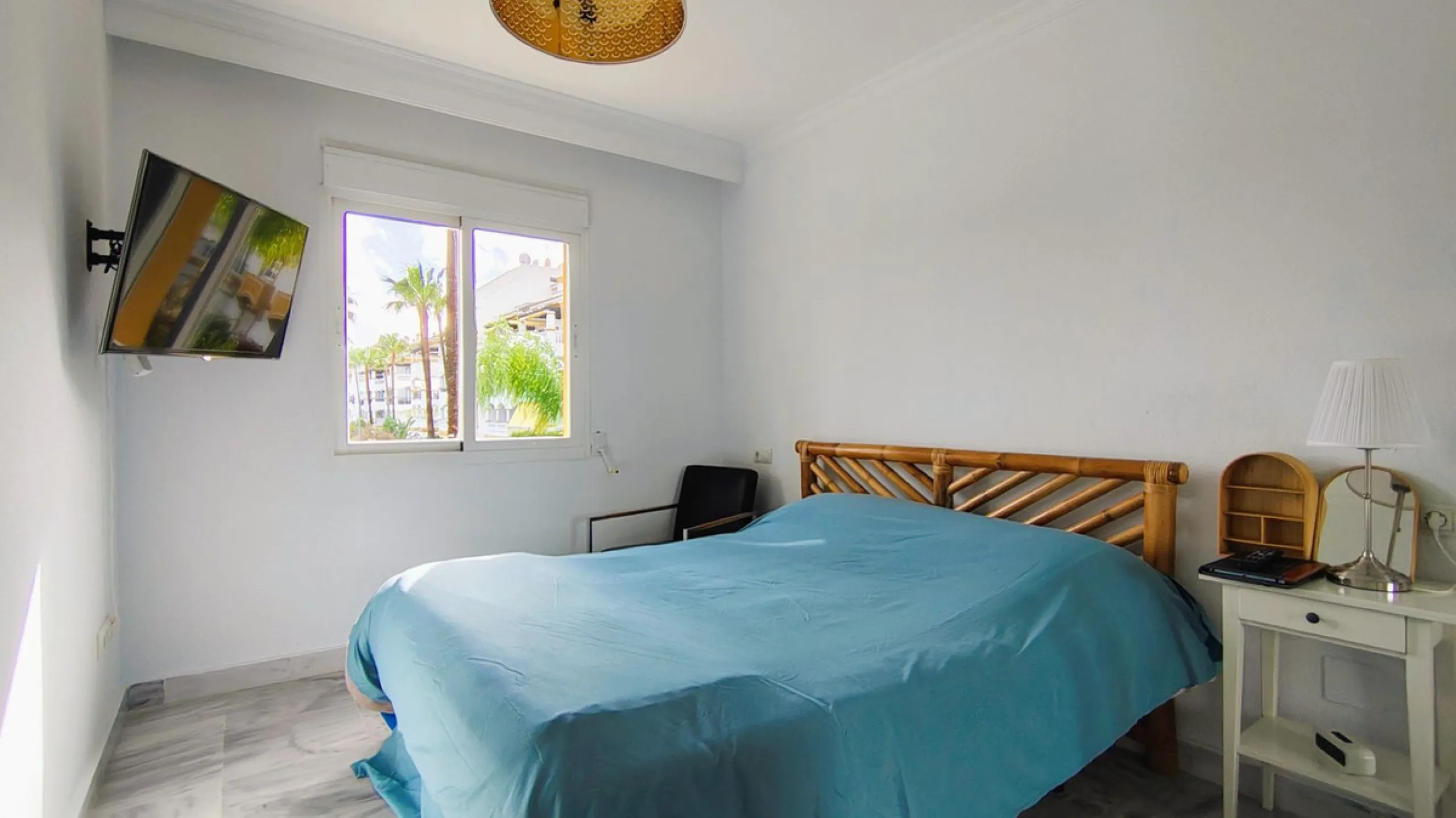 Apartment - Middle Floor Apartment в продаже в Marbella, Málaga. В доме 4 спален и 3 ванных комнат. Площадь дома 101 м²