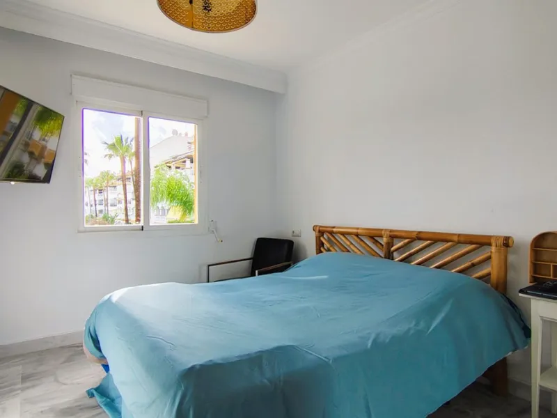 Apartment - Middle Floor Apartment в продаже в Marbella, Málaga. В доме 4 спален и 3 ванных комнат. Площадь дома 101 м²