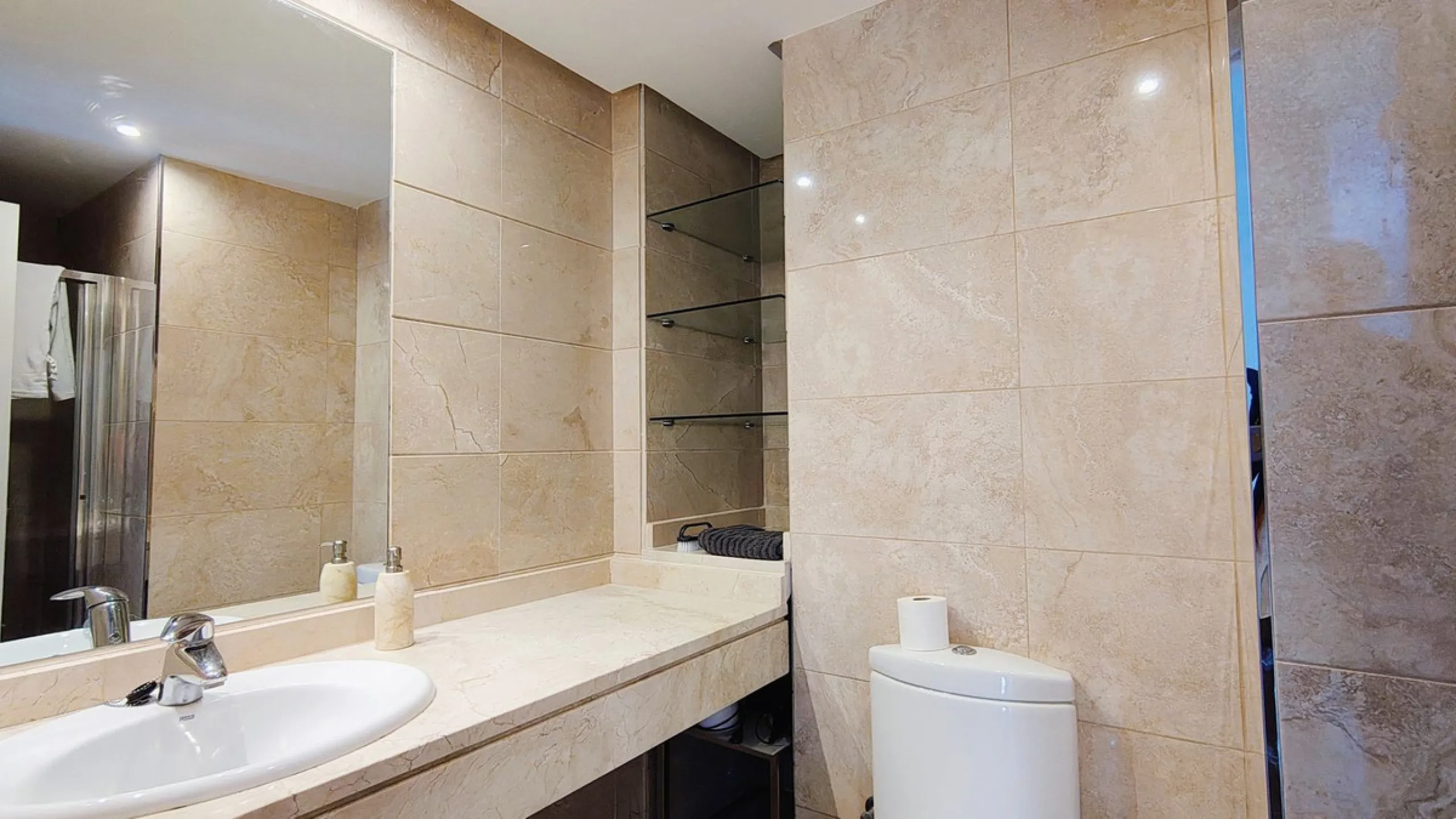 Apartment - Middle Floor Apartment в продаже в Marbella, Málaga. В доме 4 спален и 3 ванных комнат. Площадь дома 101 м²