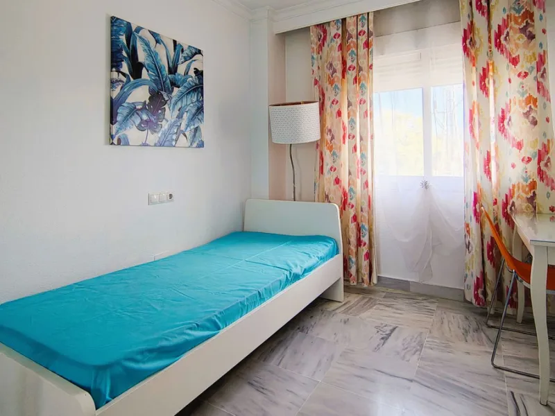 Apartment - Middle Floor Apartment в продаже в Marbella, Málaga. В доме 4 спален и 3 ванных комнат. Площадь дома 101 м²