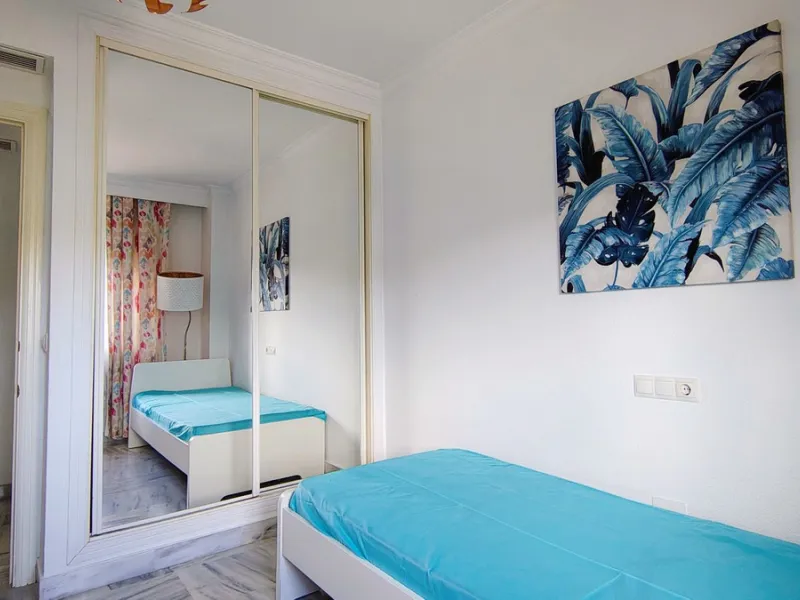 Apartment - Middle Floor Apartment в продаже в Marbella, Málaga. В доме 4 спален и 3 ванных комнат. Площадь дома 101 м²