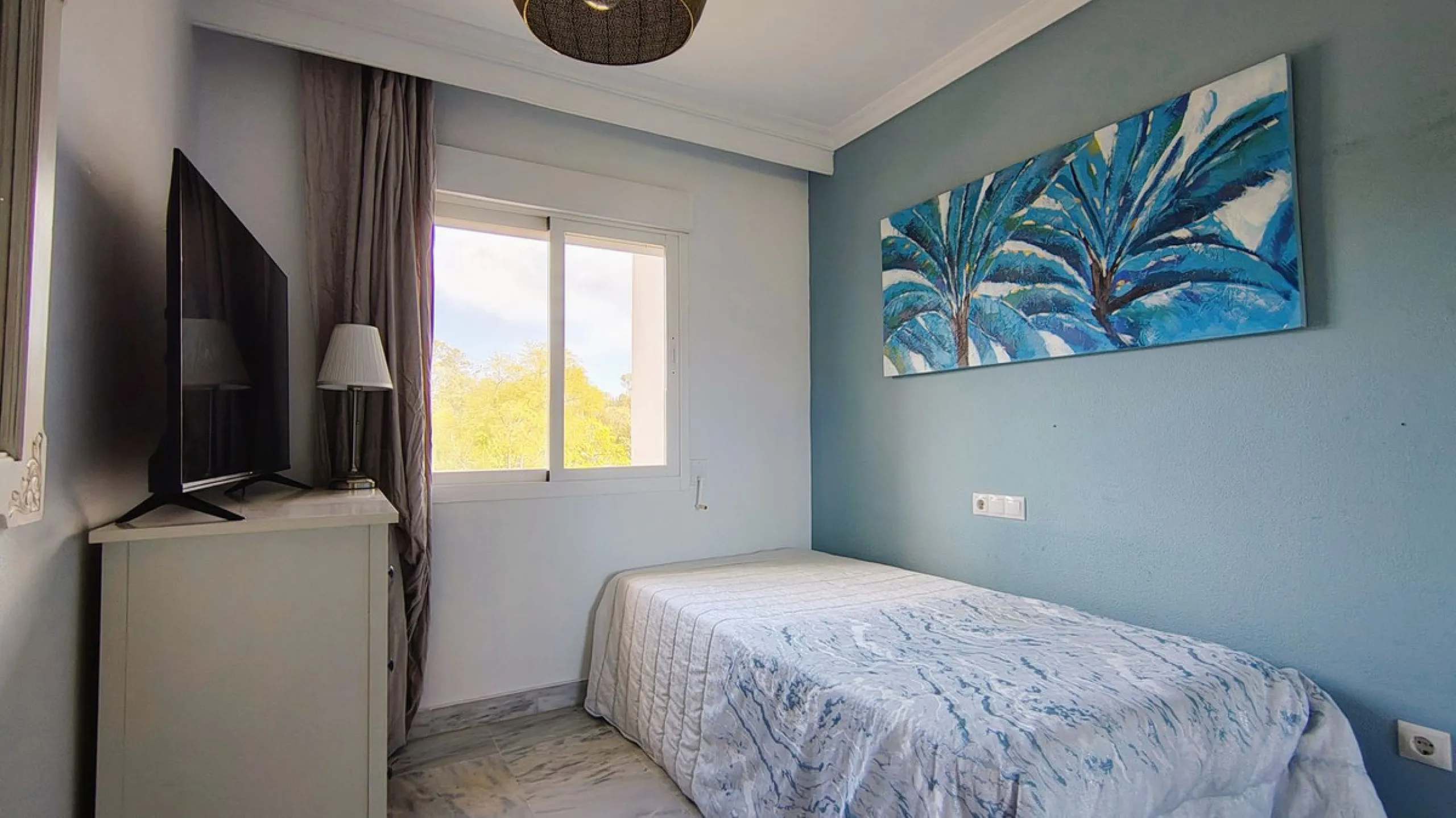 Apartment - Middle Floor Apartment в продаже в Marbella, Málaga. В доме 4 спален и 3 ванных комнат. Площадь дома 101 м²
