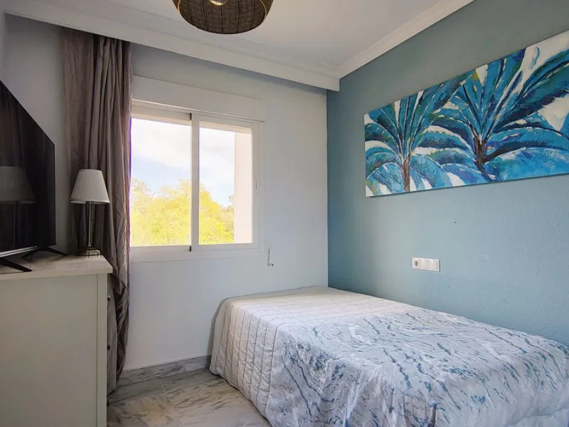 Apartment - Middle Floor Apartment в продаже в Marbella, Málaga. В доме 4 спален и 3 ванных комнат. Площадь дома 101 м²