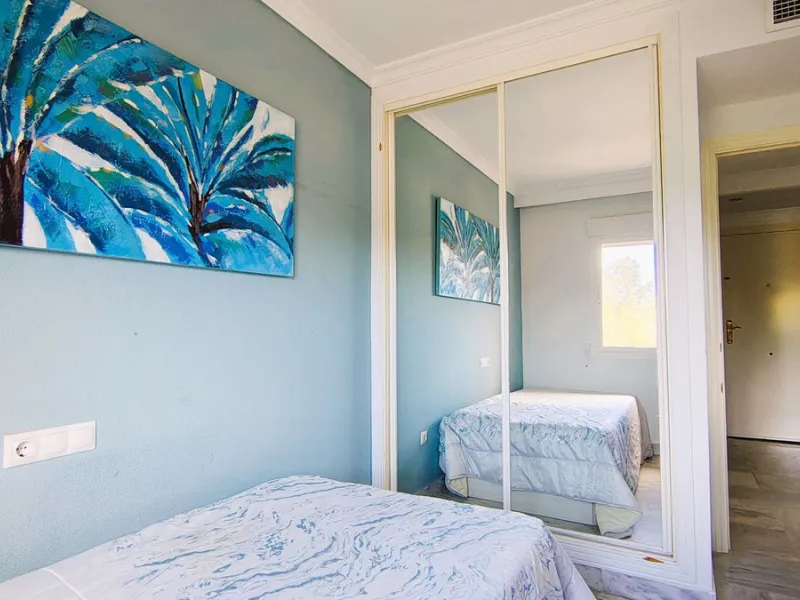Apartment - Middle Floor Apartment в продаже в Marbella, Málaga. В доме 4 спален и 3 ванных комнат. Площадь дома 101 м²
