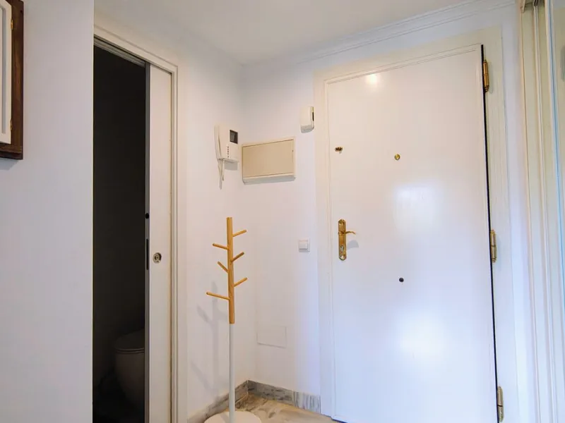 Apartment - Middle Floor Apartment в продаже в Marbella, Málaga. В доме 4 спален и 3 ванных комнат. Площадь дома 101 м²