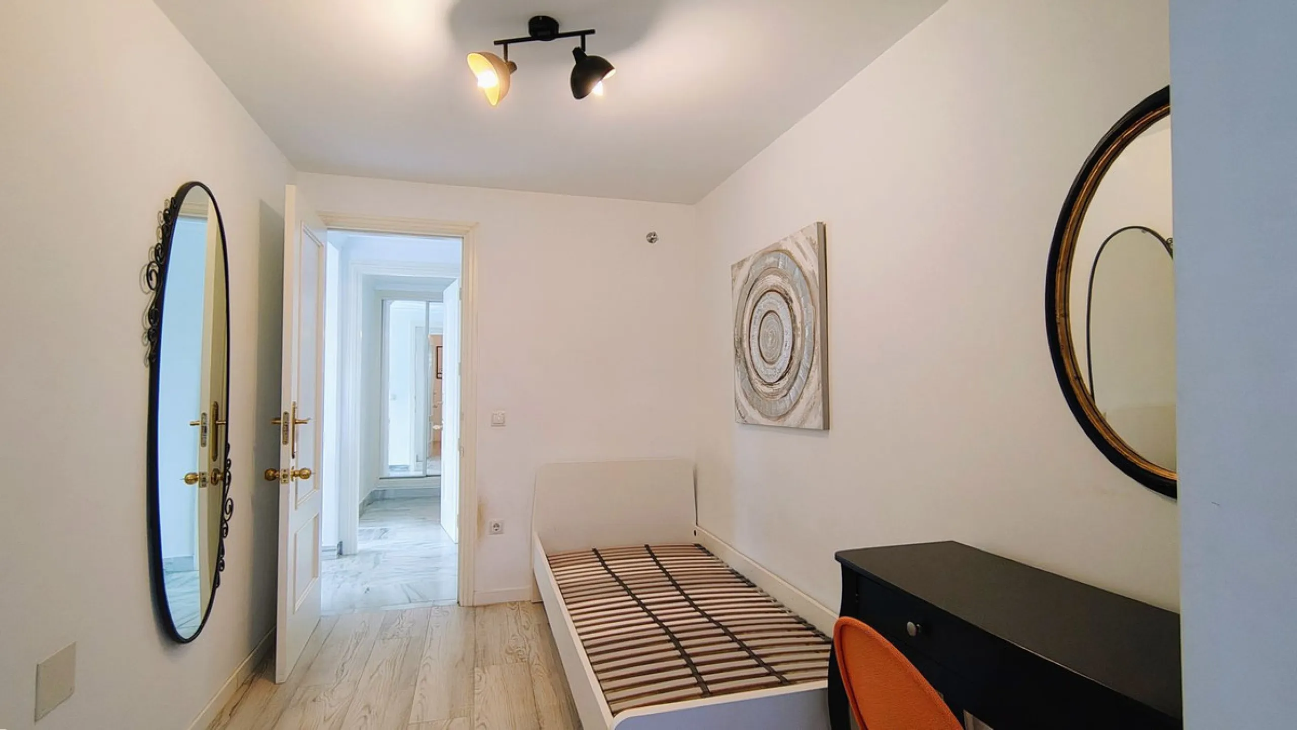 Apartment - Middle Floor Apartment в продаже в Marbella, Málaga. В доме 4 спален и 3 ванных комнат. Площадь дома 101 м²