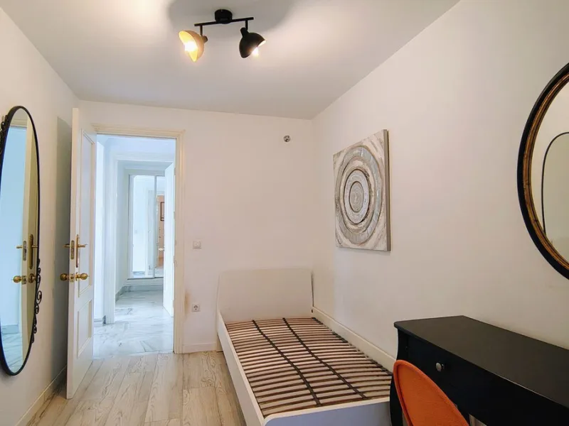 Apartment - Middle Floor Apartment в продаже в Marbella, Málaga. В доме 4 спален и 3 ванных комнат. Площадь дома 101 м²