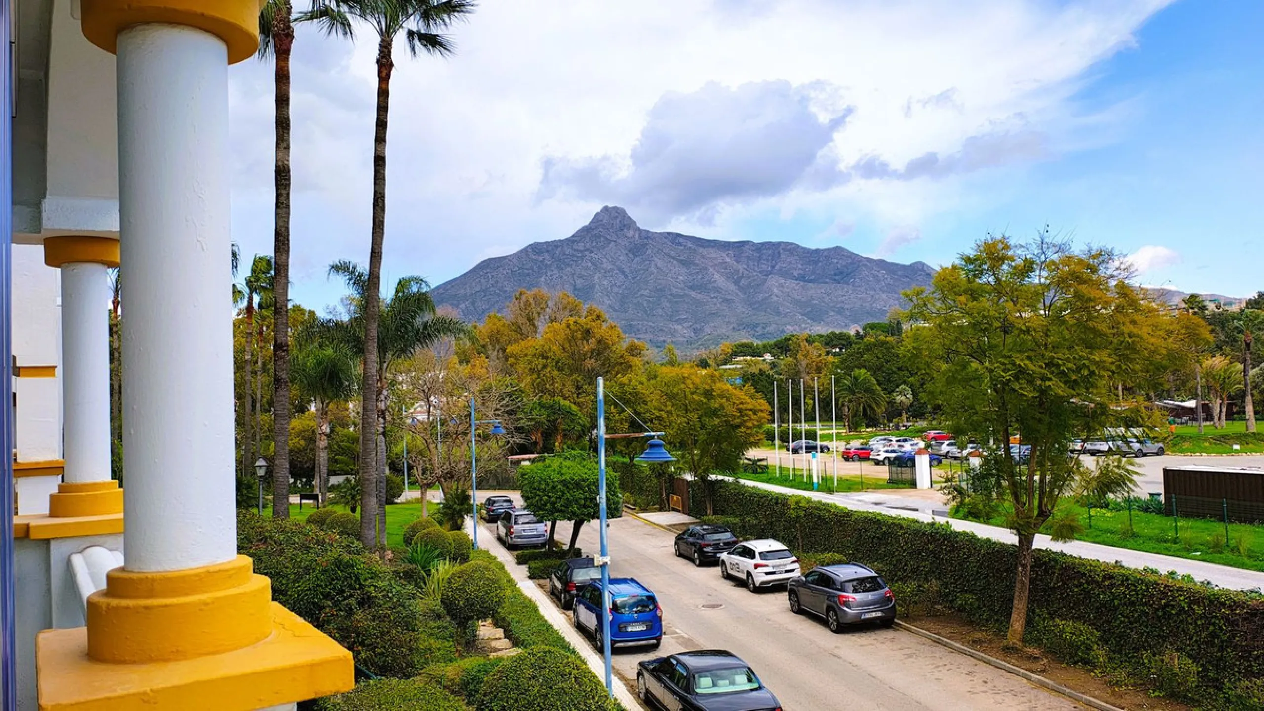 Apartment - Middle Floor Apartment в продаже в Marbella, Málaga. В доме 4 спален и 3 ванных комнат. Площадь дома 101 м²
