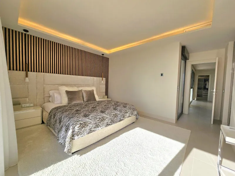 This beautiful house is located in an enviable beachfront position within the prestigious Velaya development on the New Golden Mile, offering breathtaking sea views and direct access to the beach.