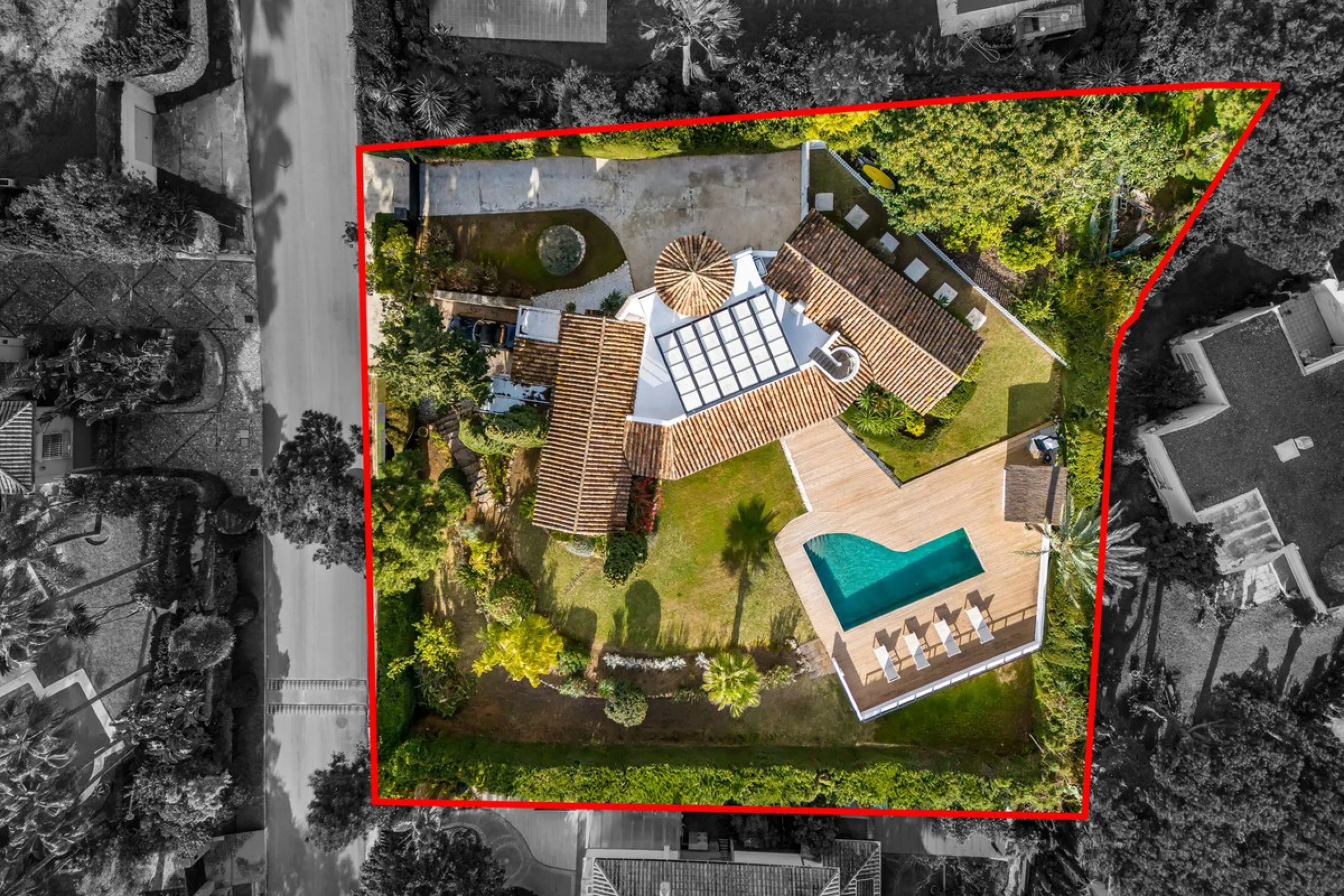 *Drone video and walkthrough video available. Urbanisation Hacienda Las Chapas.