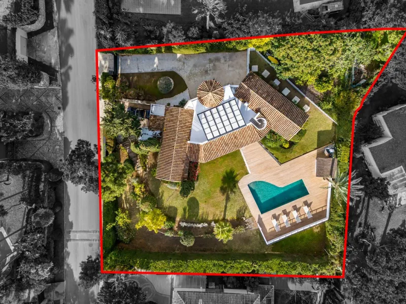 *Drone video and walkthrough video available. Urbanisation Hacienda Las Chapas.