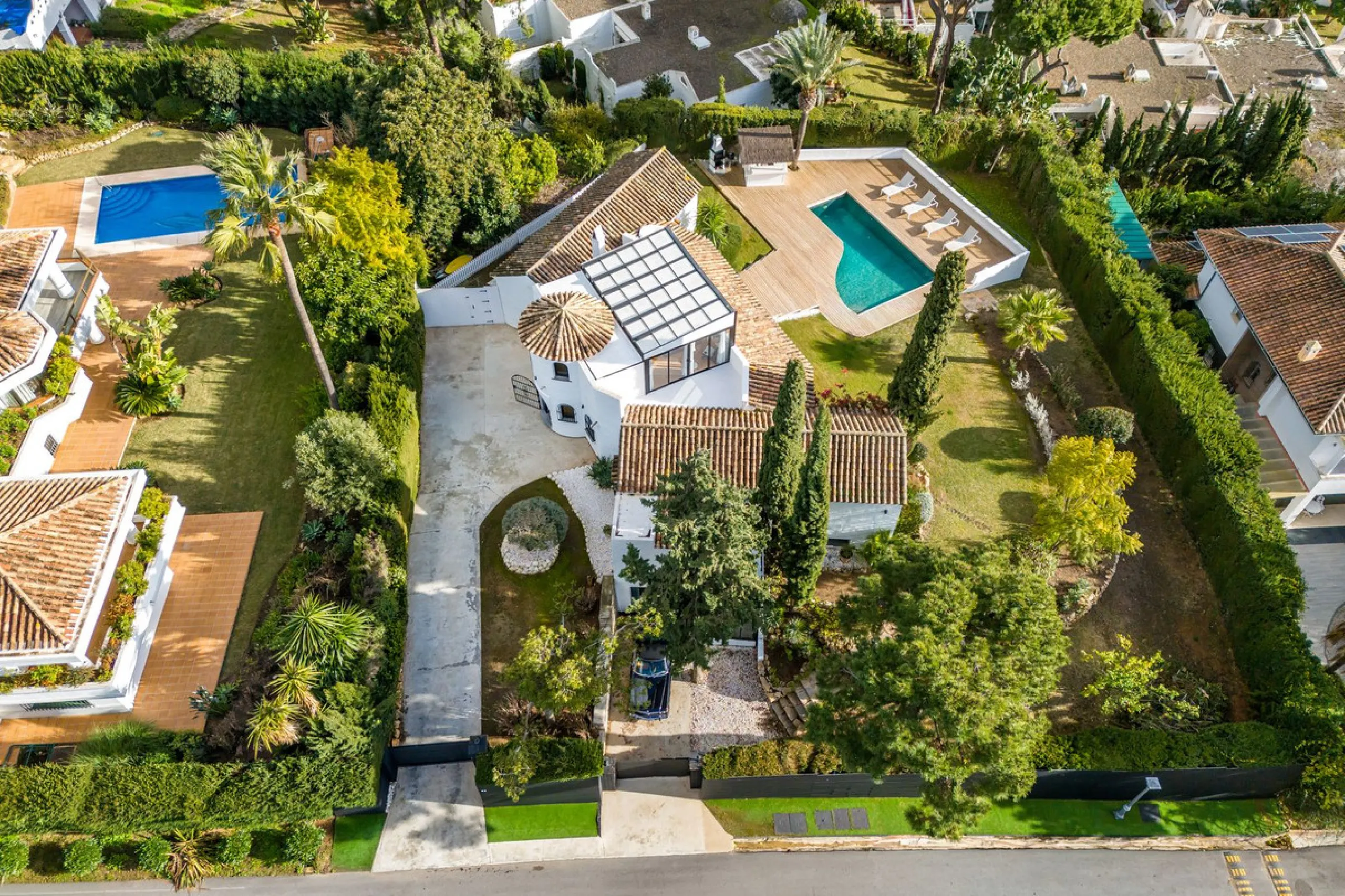 *Drone video and walkthrough video available. Urbanisation Hacienda Las Chapas.
