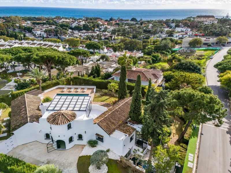 *Drone video and walkthrough video available. Urbanisation Hacienda Las Chapas.