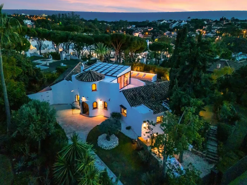 *Drone video and walkthrough video available. Urbanisation Hacienda Las Chapas.