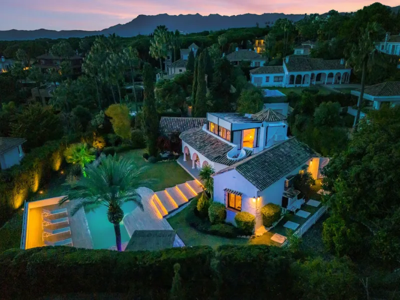 *Drone video and walkthrough video available. Urbanisation Hacienda Las Chapas.