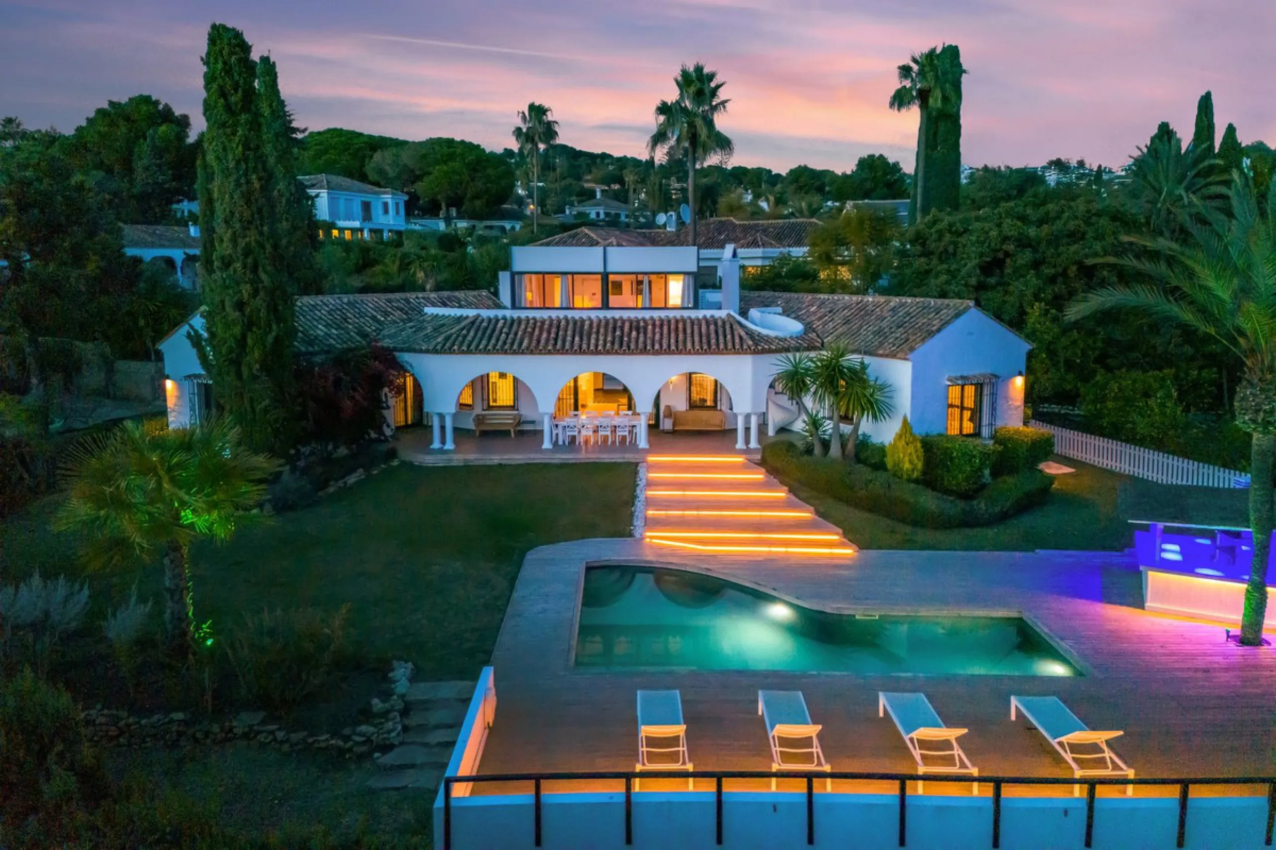 *Drone video and walkthrough video available. Urbanisation Hacienda Las Chapas.