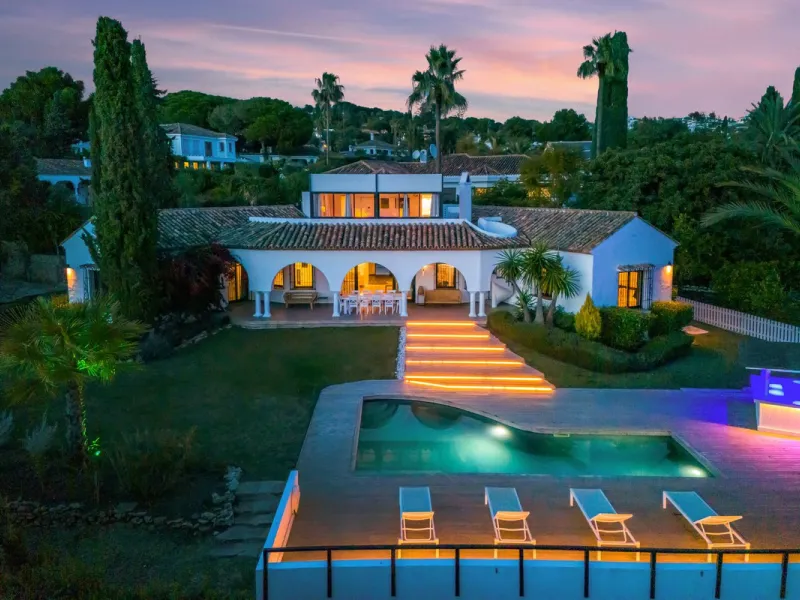 *Drone video and walkthrough video available. Urbanisation Hacienda Las Chapas.