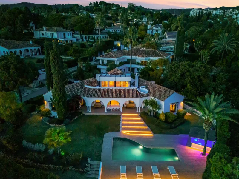 *Drone video and walkthrough video available. Urbanisation Hacienda Las Chapas.
