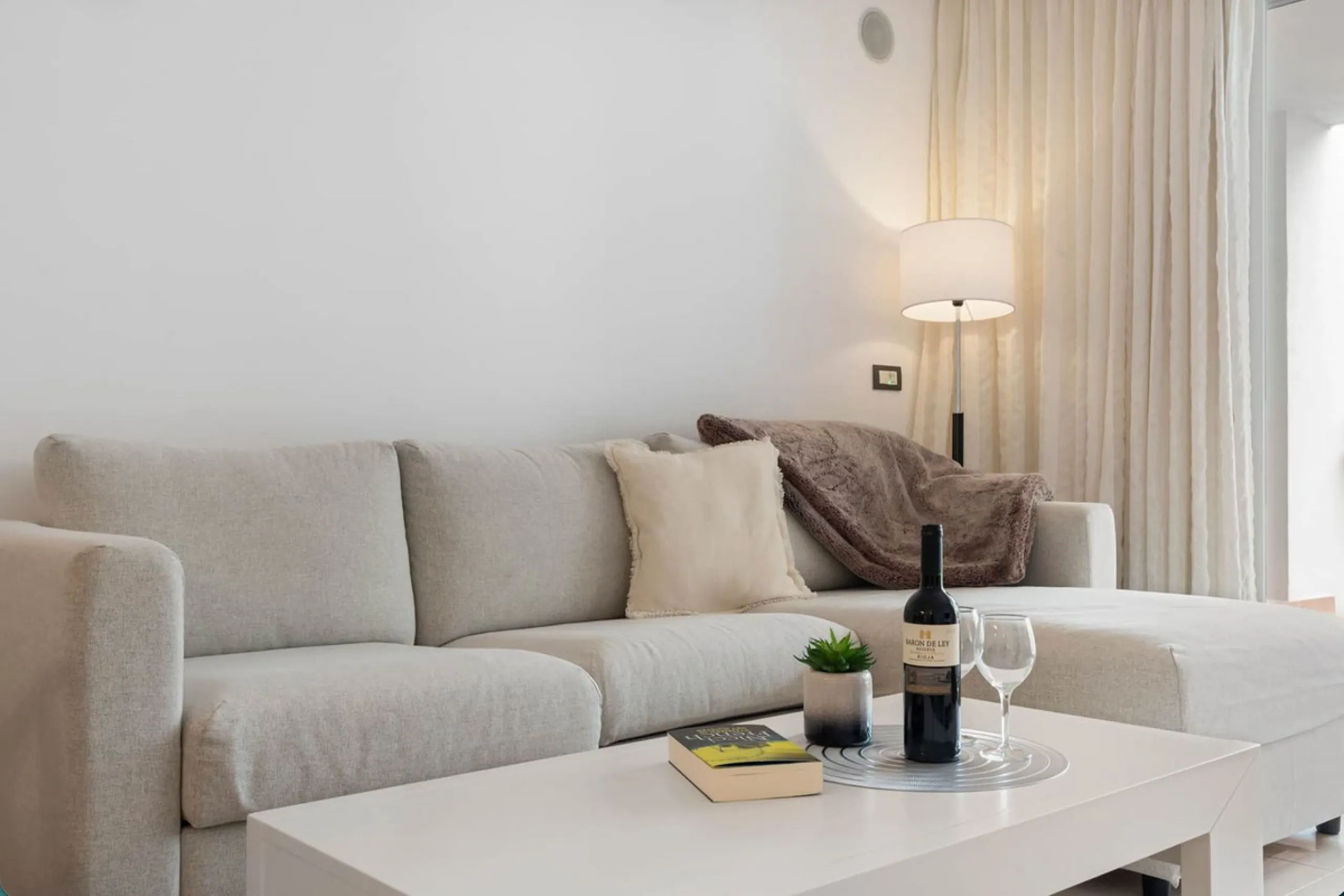 FOR SALE – 2 Bedroom Apartment with Tourist Licence | Cortijo del Mar Resort, El Paraíso | Costa del Sol