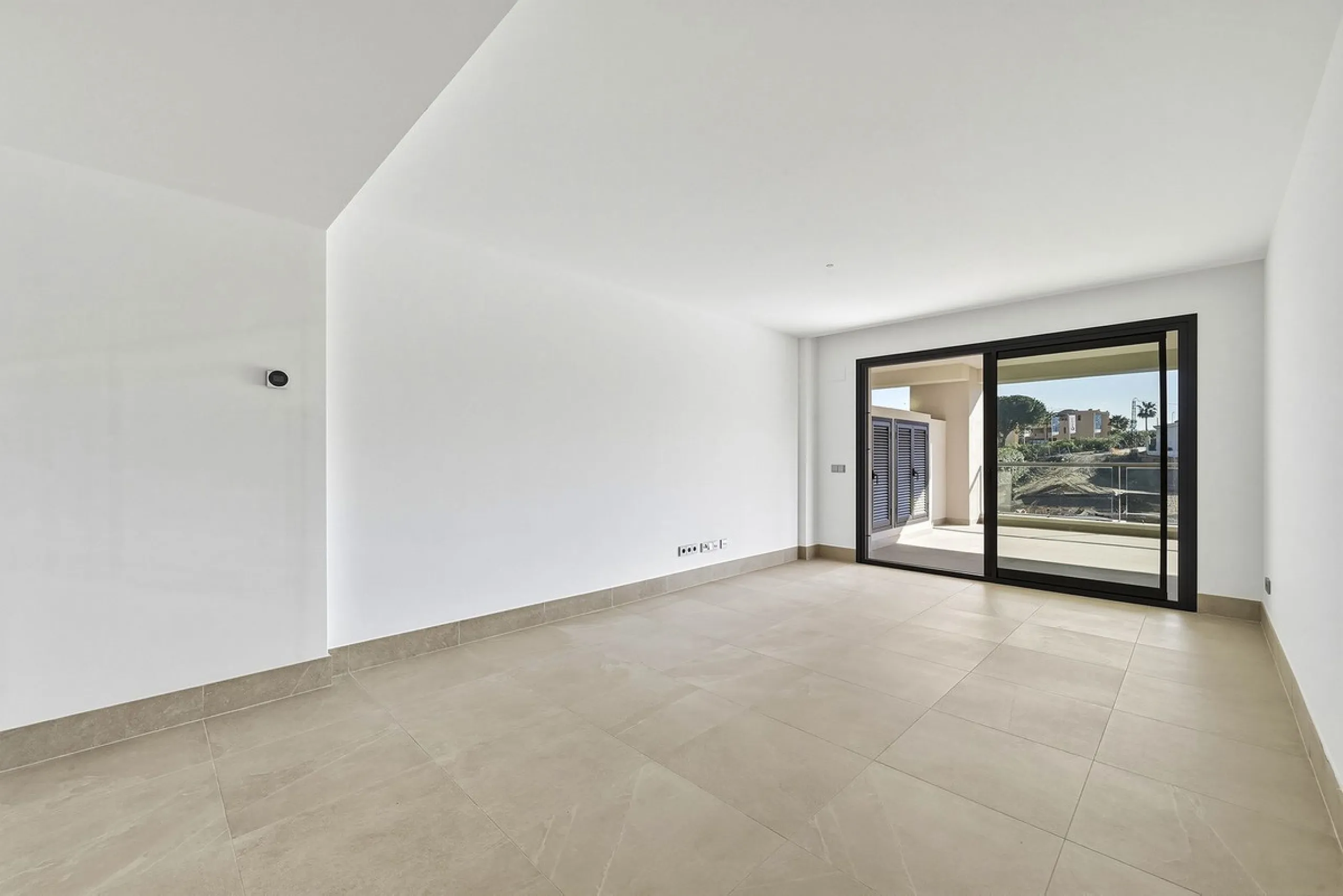 Modern 3-Bedroom Corner Apartment with West Orientation in Casares Beach