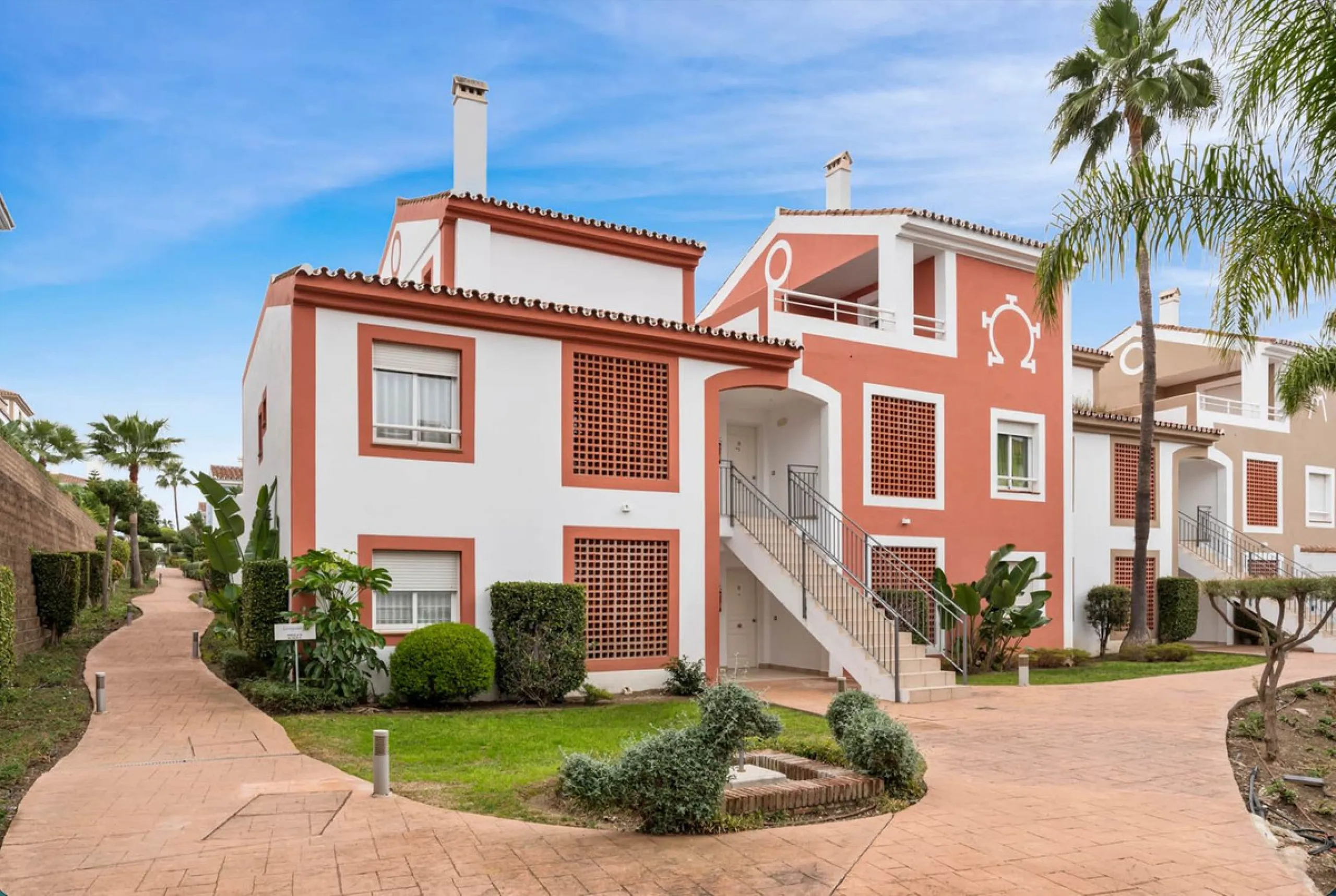 FOR SALE – 2 Bedroom Apartment with Tourist Licence | Cortijo del Mar Resort, El Paraíso | Costa del Sol