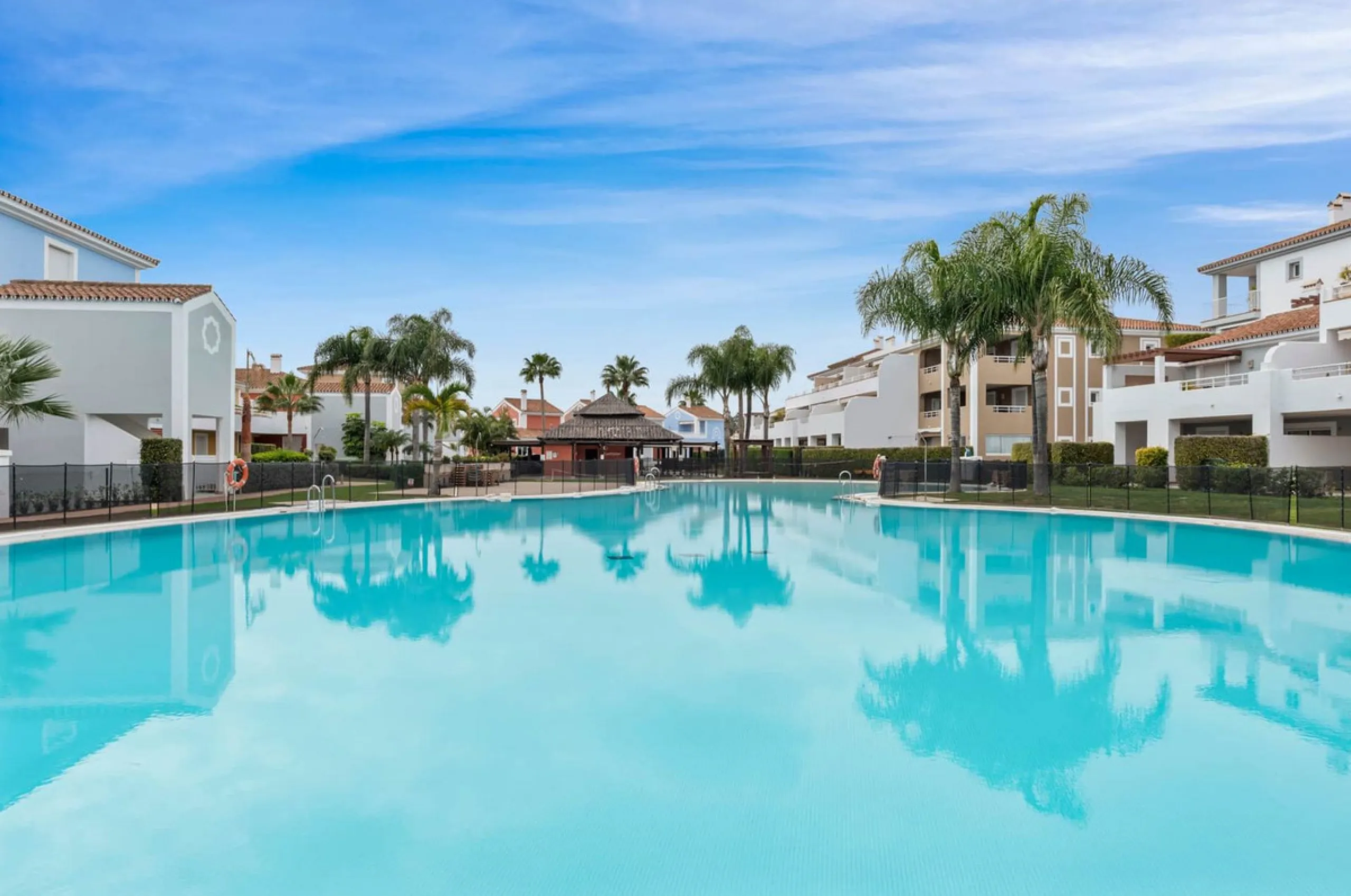 FOR SALE – 2 Bedroom Apartment with Tourist Licence | Cortijo del Mar Resort, El Paraíso | Costa del Sol