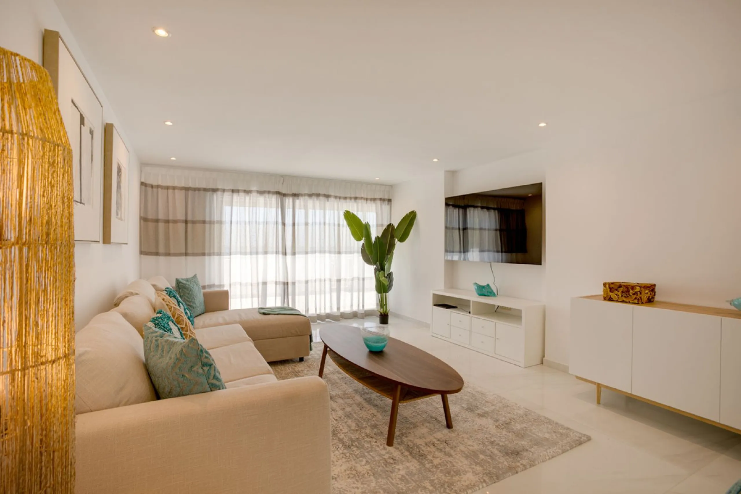 A beautifully renovated beachfront villa with perfect sea views. The house has been tastefully modernised to offer a large open plan living room with fully fitted modern kitchen, on the lower level is also one of the 3 bedrooms with bathroom.