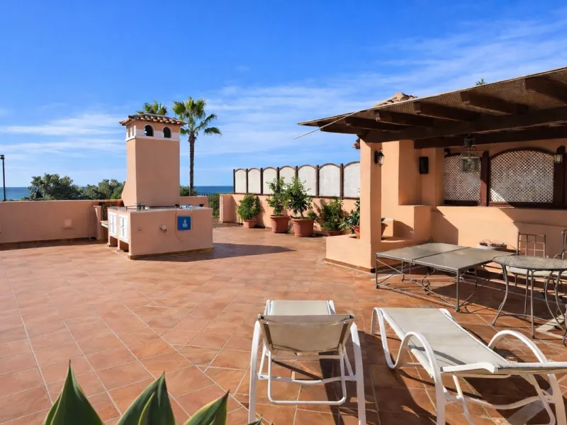 Apartment - Penthouse в продаже в Estepona, Málaga. В доме 2 спален и 2 ванных комнат. Площадь дома 128 м²