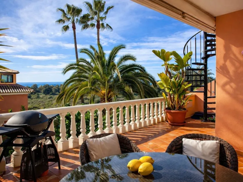 Apartment - Penthouse в продаже в Estepona, Málaga. В доме 2 спален и 2 ванных комнат. Площадь дома 128 м²