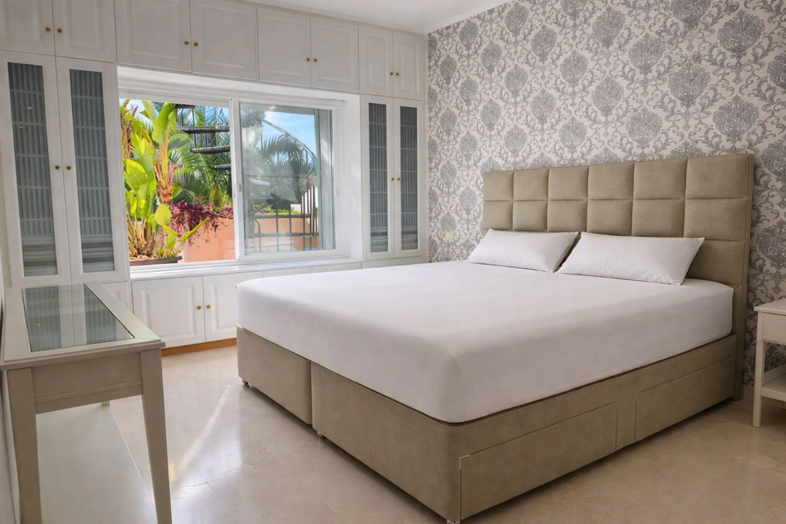 Apartment - Penthouse в продаже в Estepona, Málaga. В доме 2 спален и 2 ванных комнат. Площадь дома 128 м²