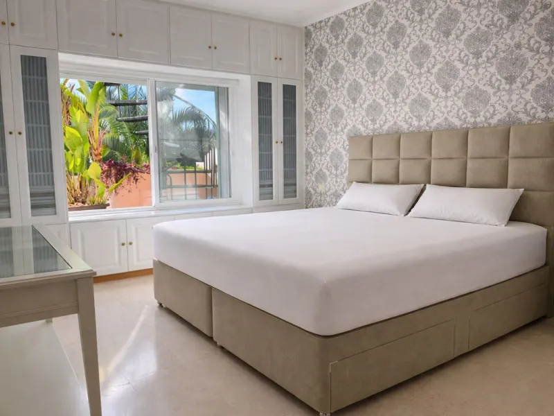 Apartment - Penthouse в продаже в Estepona, Málaga. В доме 2 спален и 2 ванных комнат. Площадь дома 128 м²