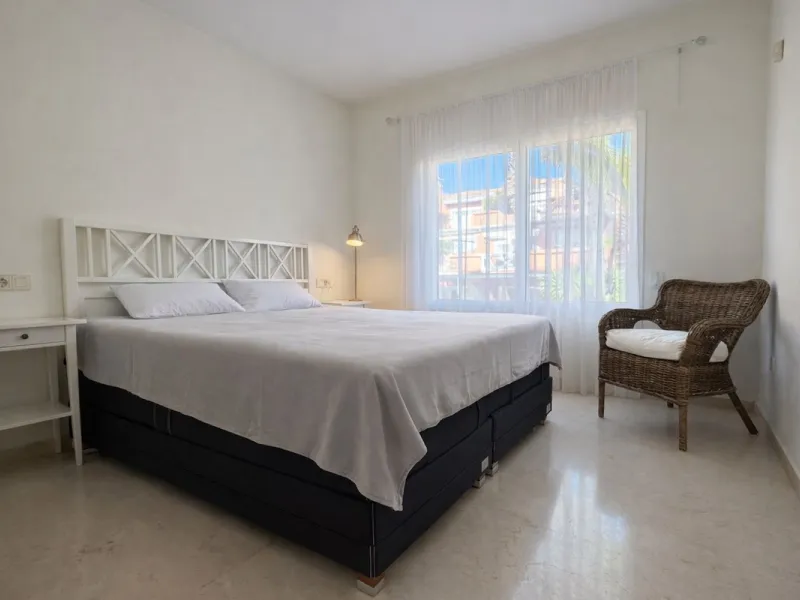 Apartment - Penthouse в продаже в Estepona, Málaga. В доме 2 спален и 2 ванных комнат. Площадь дома 128 м²